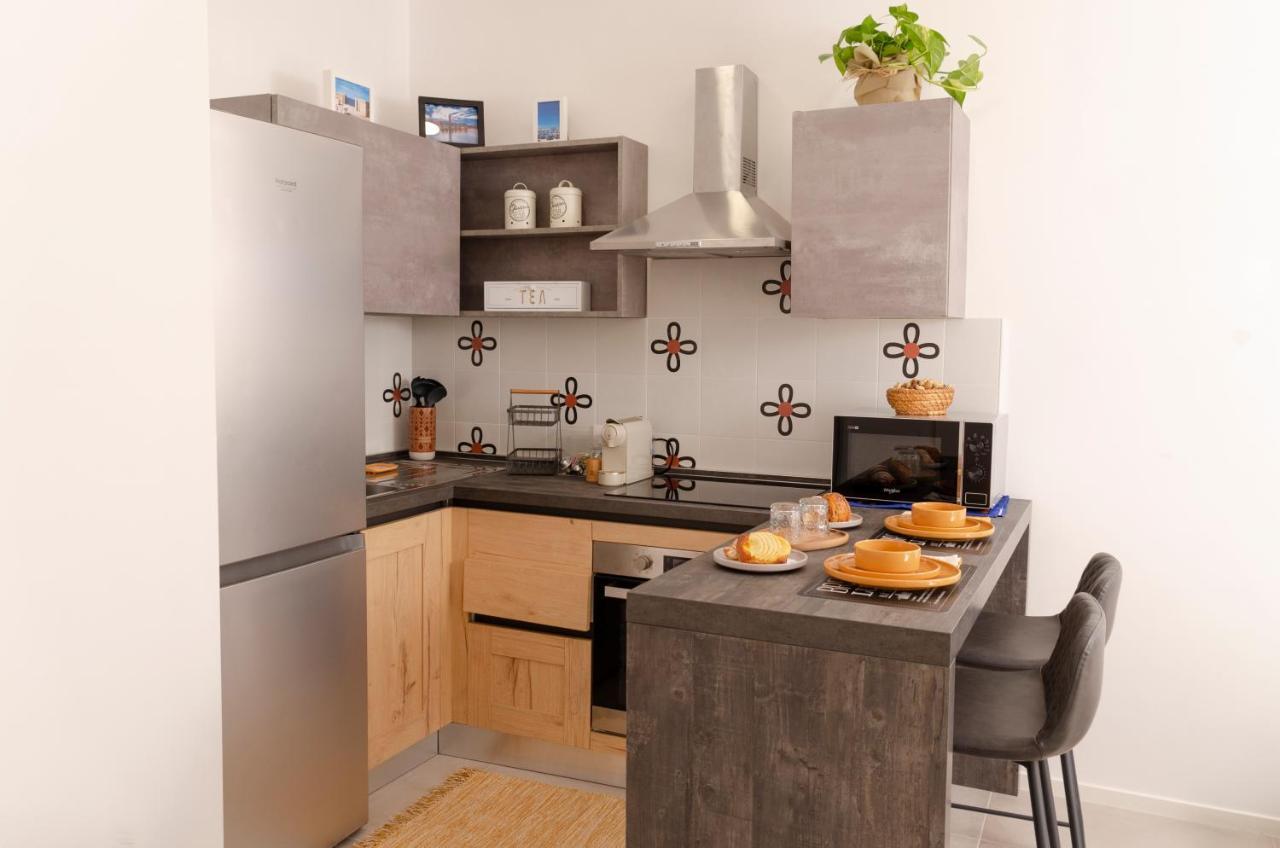 Apulialux Garruba Cozy Apt & Parking Bari Exteriör bild